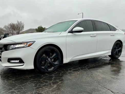 Used 2018 Honda Accord Sport image 7