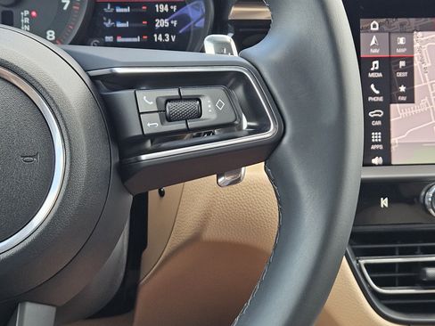 Certified 2026 Porsche Macan AWD/4WD image 27