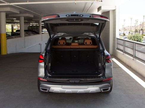 Used 2026 BMW X5 sDrive40i w/ Parking Assistance Package image 22