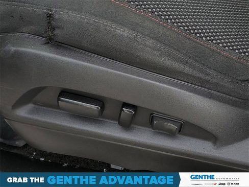 Used 2015 Chevrolet Equinox LT w/ Driver Convenience Package image 9