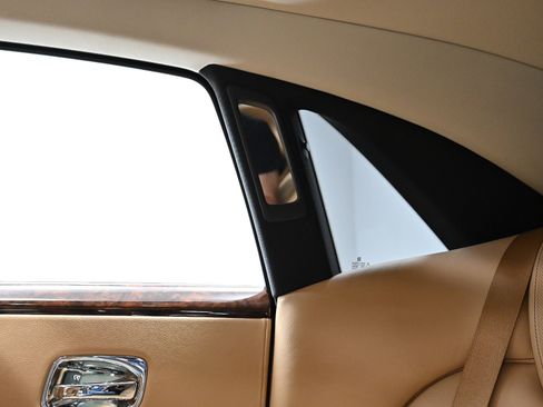 Used 2017 Rolls-Royce Ghost image 34