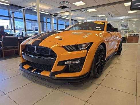 Used 2022 Ford Mustang Shelby GT500 w/ Technology Package image 3