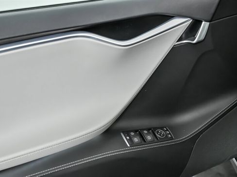 Used 2014 Tesla Model S 85 RWD image 15