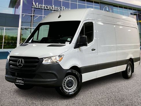 Used 2025 Mercedes-Benz Sprinter 2500 image 10