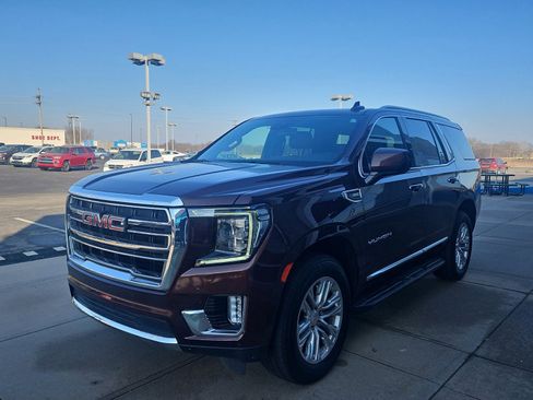 Used 2023 GMC Yukon SLT image 2