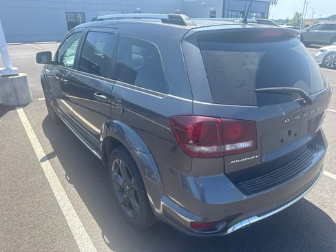 Used 2018 Dodge Journey Crossroad w/ Nav & Sun Group FWD image 6