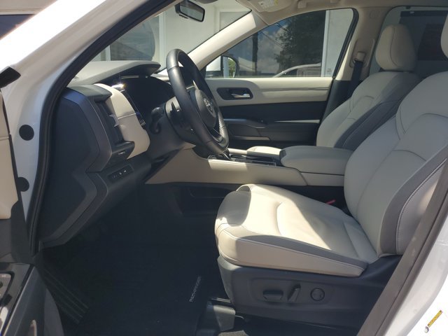 Certified 2025 Nissan Pathfinder SL FWD image 24
