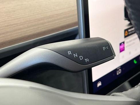 Used 2023 Tesla Model 3 Standard Range image 25