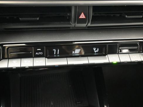 Used 2024 Toyota Prius LE image 25