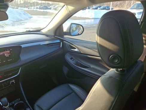 Used 2024 Buick Encore GX Sport Touring image 11