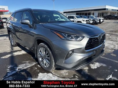 New 2026 Toyota Highlander Platinum
