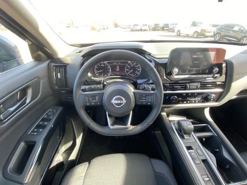 New 2025 Nissan Pathfinder SV w/ Black Appearance Package image 13