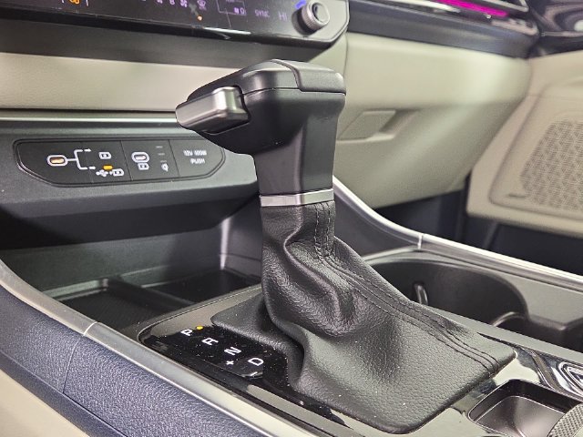 Certified 2025 Kia Carnival SX Prestige FWD image 20