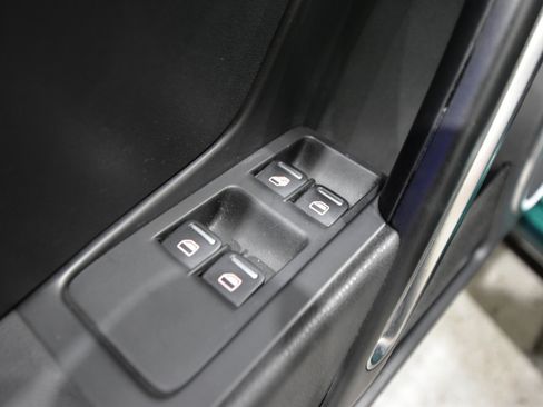 Used 2018 Volkswagen Beetle 2.0T image 20