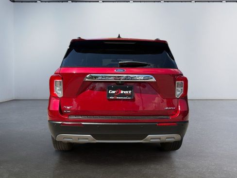 Used 2022 Ford Explorer XLT w/ Equipment Group 202A AWD/4WD image 4