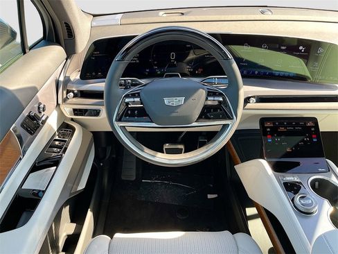 New 2026 Cadillac Vistiq Luxury image 22