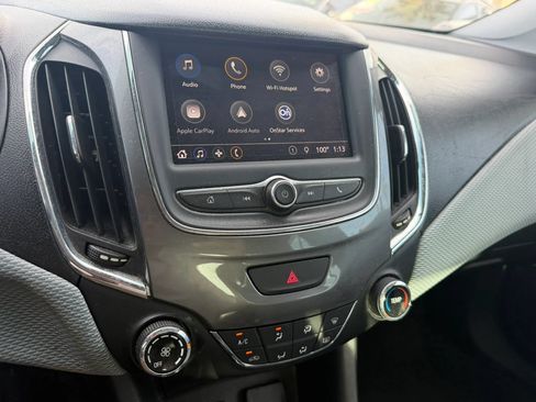 Used 2019 Chevrolet Cruze LS FWD image 17