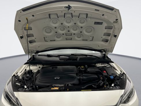 Used 2018 INFINITI QX30 Premium w/ Navigation Package AWD/4WD image 27