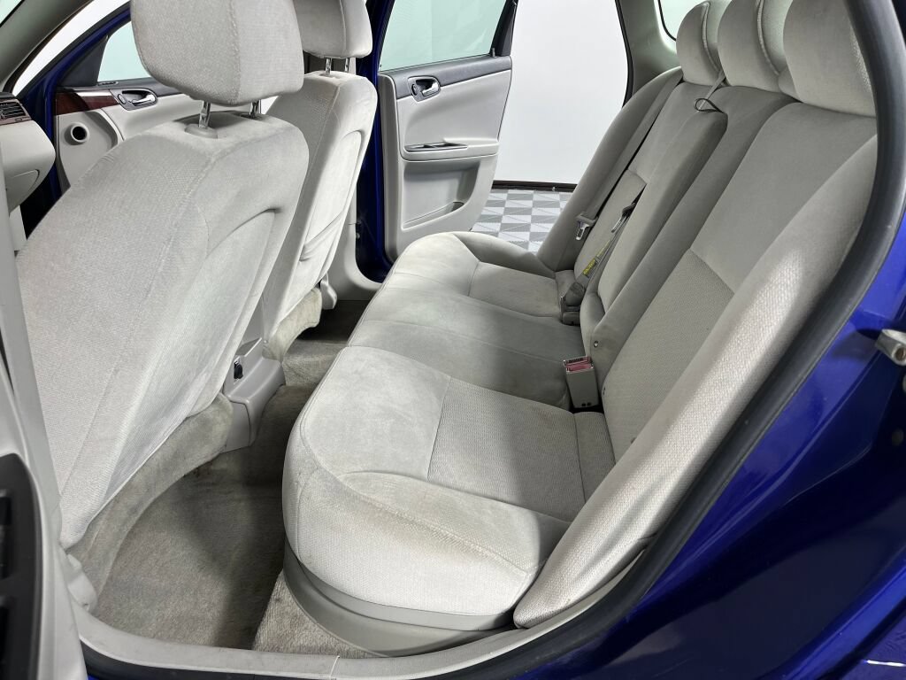 Used 2007 Chevrolet Impala LT FWD image 19