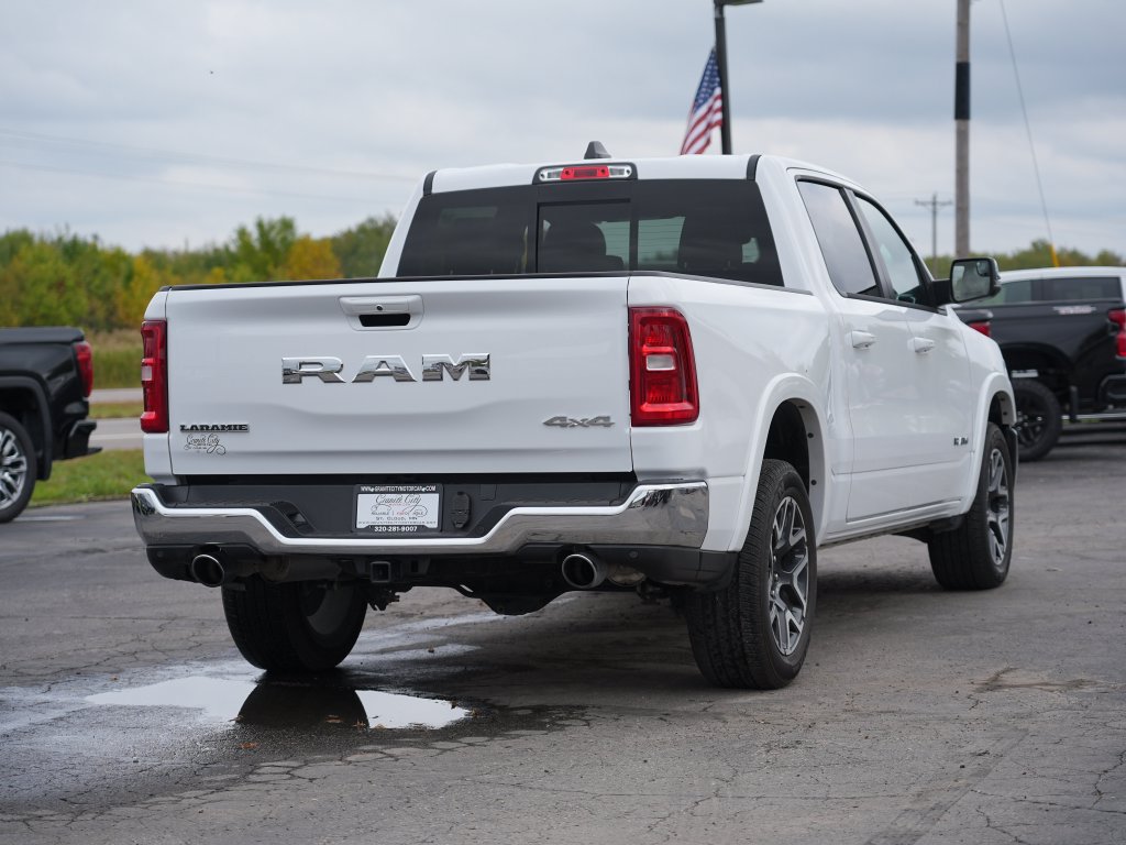 Used 2025 RAM 1500 Laramie AWD/4WD image 3
