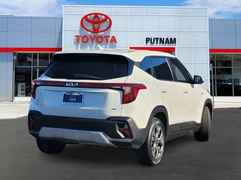 Used 2024 Kia Seltos LX image 4