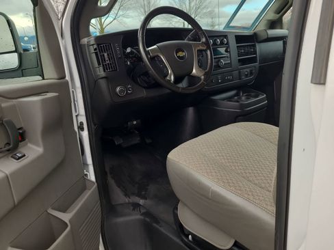 Used 2019 Chevrolet Express 3500 w/ Power Convenience Package image 10