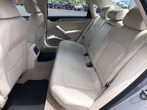 Used 2014 Volkswagen Passat TDI SE FWD image 26