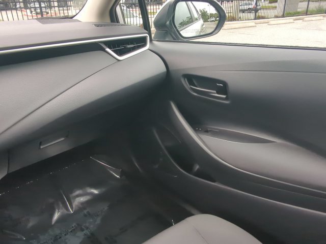Certified 2025 Toyota Corolla LE FWD image 18