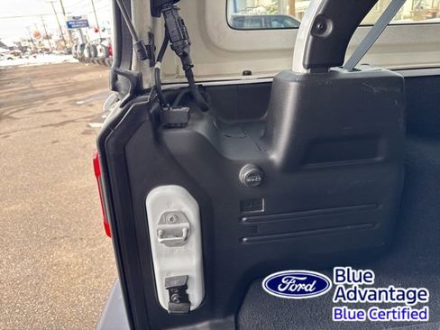 Used 2022 Jeep Wrangler Unlimited Rubicon w/ Cold Weather Group image 42