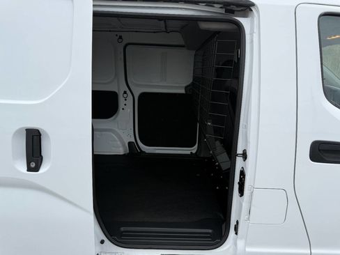 Used 2021 Nissan NV200 SV w/ Back Door Glass Package image 26