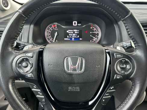 Used 2018 Honda Pilot Touring image 25