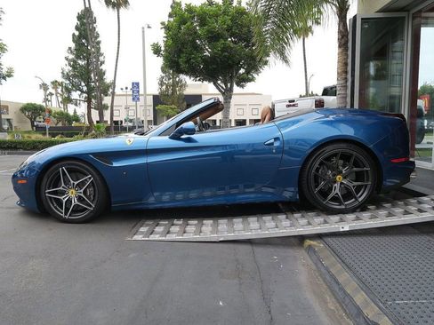 Used 2016 Ferrari California T RWD image 47