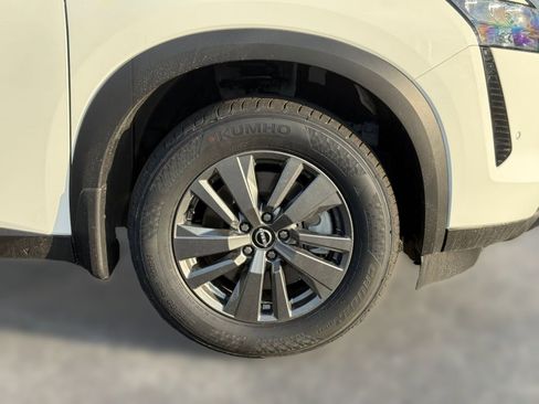 New 2026 Nissan Pathfinder SV image 10