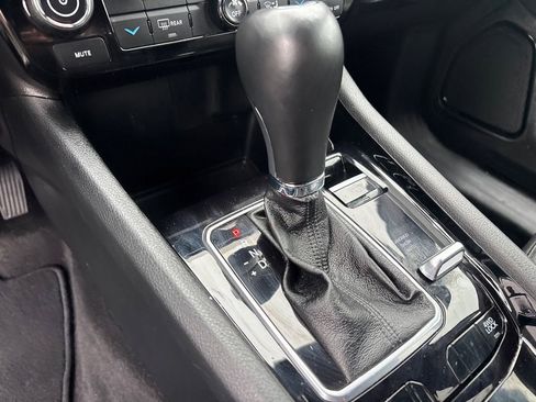 Used 2025 Jeep Compass Limited AWD/4WD image 18