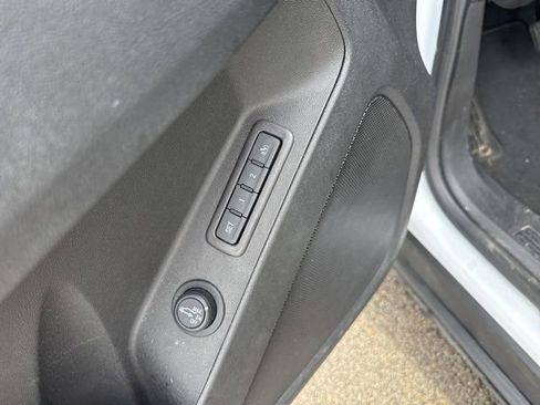 Used 2020 Chevrolet Equinox LT w/ Sport Edition image 29