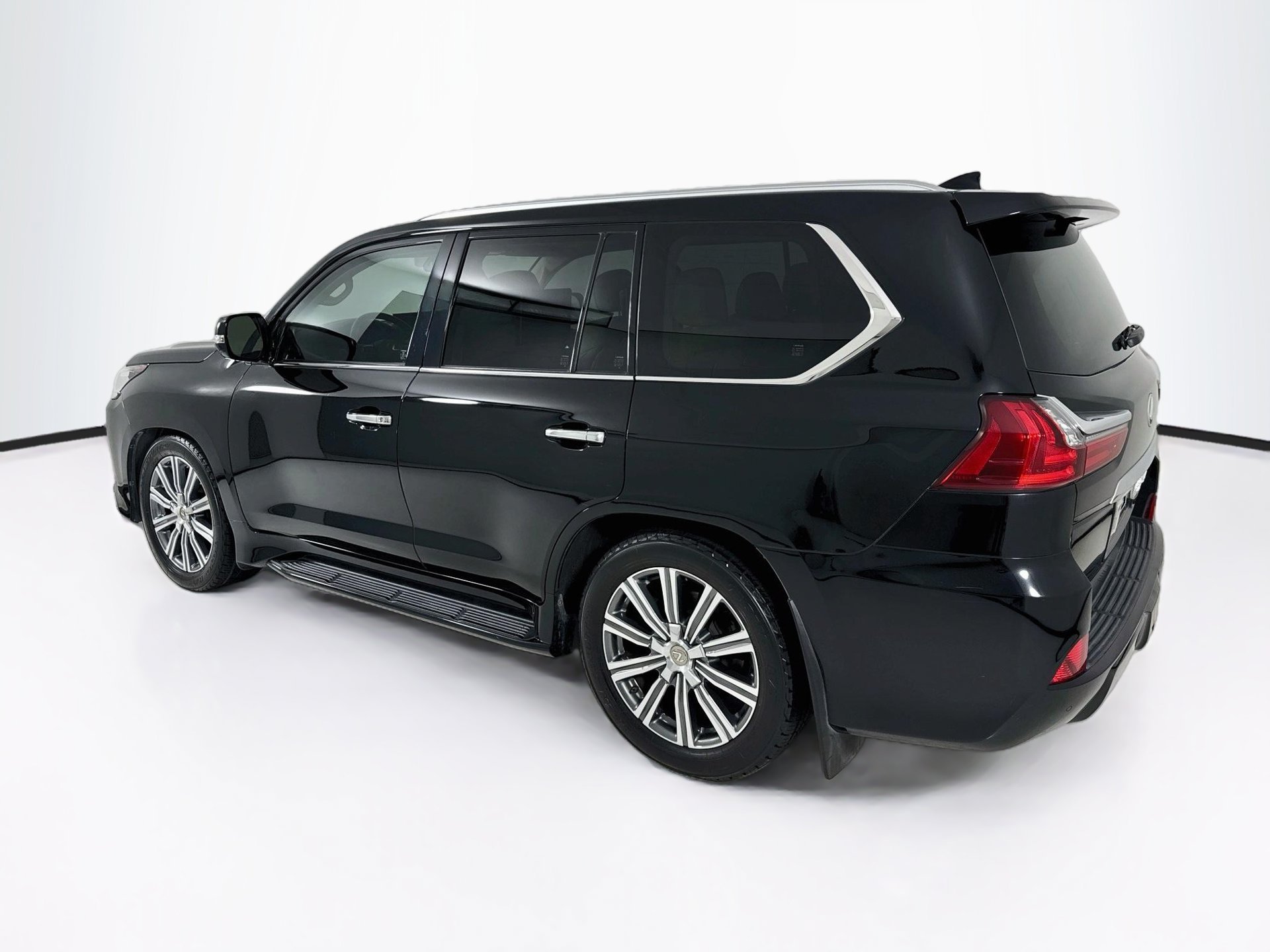 Used 2016 Lexus LX 570 4WD w/ Luxury Package image 6
