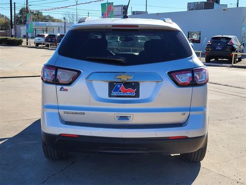 Used 2017 Chevrolet Traverse LT image 6