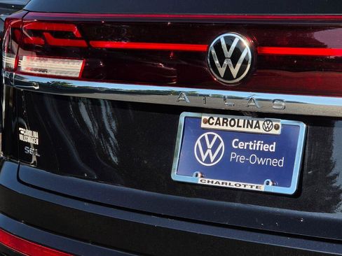 Certified 2025 Volkswagen Atlas Cross Sport SEL Premium R-Line AWD/4WD image 11