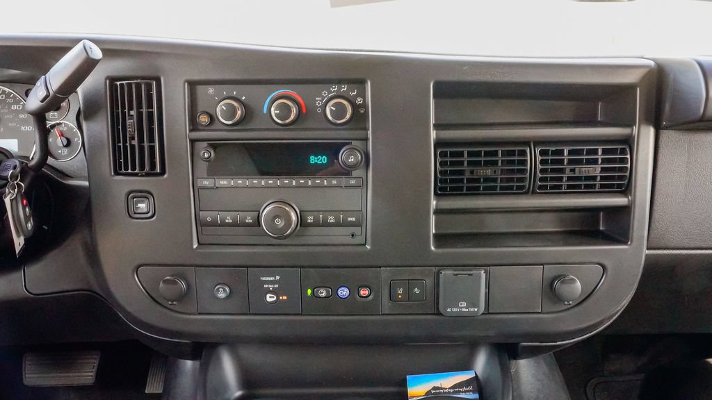 Used 2025 GMC Savana 3500 LT w/ LT Preferred Equipment Group RWD image 16