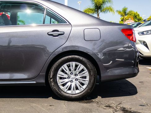 Used 2014 Toyota Camry LE FWD image 8