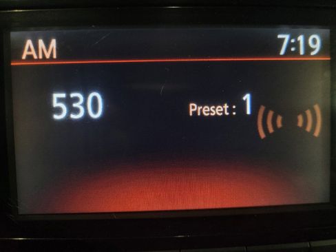Used 2015 Nissan Rogue SV AWD/4WD image 25