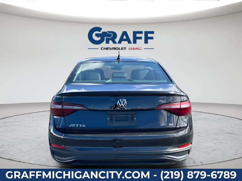 Used 2024 Volkswagen Jetta SE FWD image 4