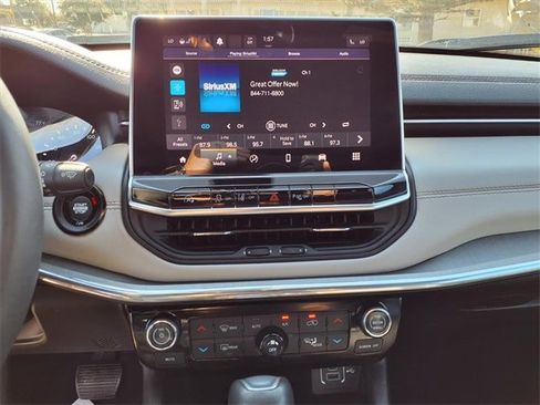 Certified 2024 Jeep Compass Limited image 5