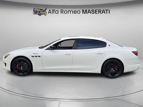 Used 2022 Maserati Quattroporte Modena image 3