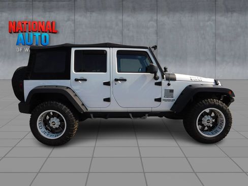Used 2015 Jeep Wrangler Unlimited Sport w/ Quick Order Package 24S AWD/4WD image 3