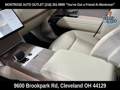 Used 2025 Land Rover Range Rover SE image 14