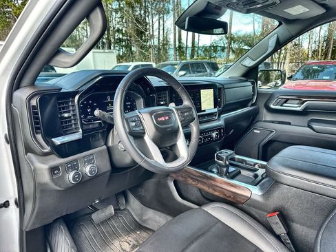 Certified 2023 GMC Sierra 1500 SLT image 10