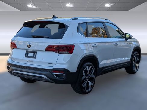 Used 2023 Volkswagen Taos SEL image 9
