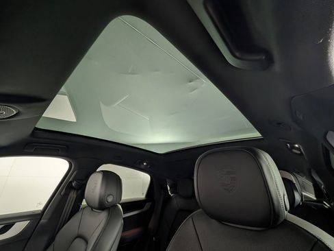 New 2026 Porsche Cayenne S image 29