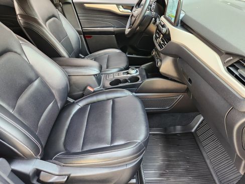 Used 2022 Ford Escape SEL w/ Technology Package FWD image 10